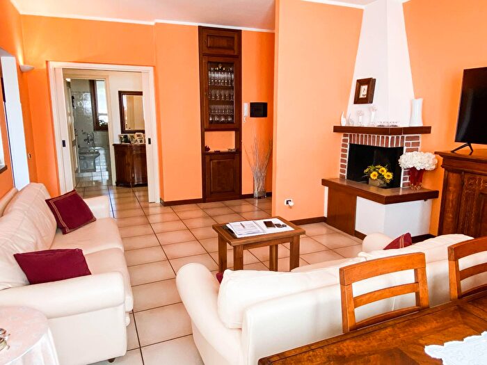 Appartamento trilocale in vendita in Via Lombardi, Opera