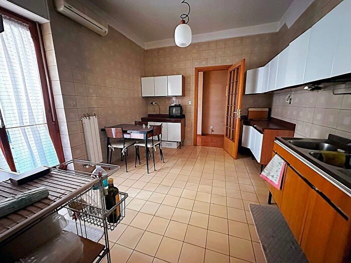 Appartamento con 7 locali in vendita in Carlo Forlanini, Siracusa