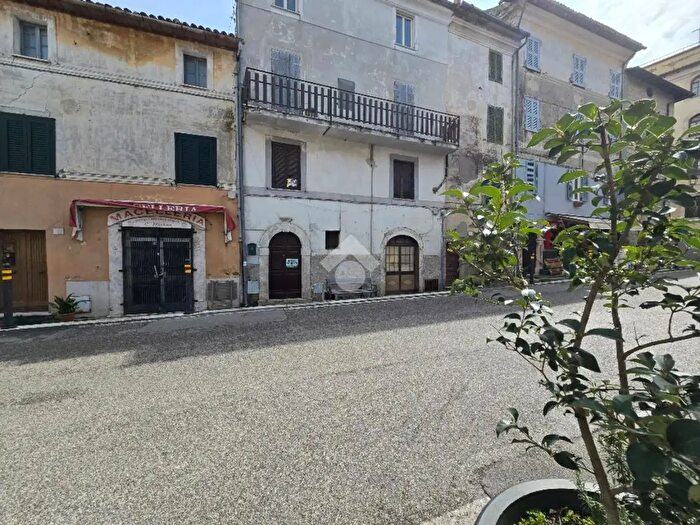 Appartamento bilocale in vendita in Corso Umberto, Acuto