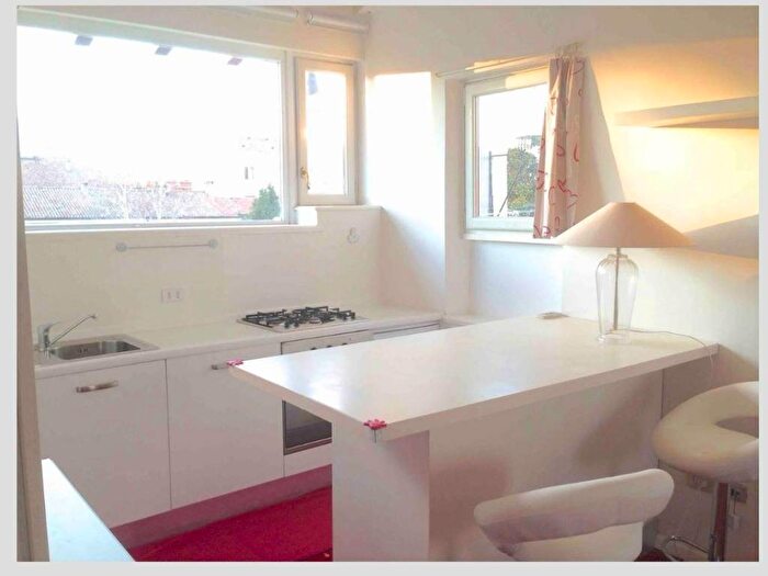 Appartamento bilocale in affitto in Via Francesco Petrarca, Centro Storico, Parma