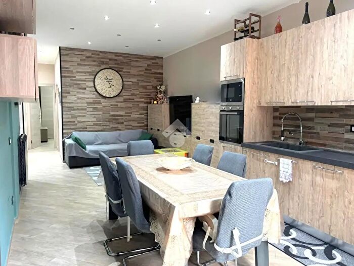 Appartamento trilocale in vendita in Via Antonio Cassarino, Palermo