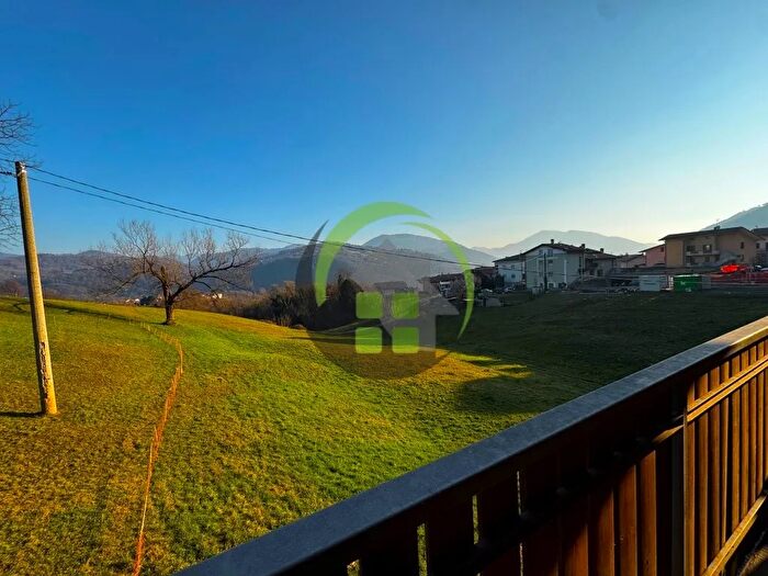 Casa bilocale in vendita in Gazzaniga