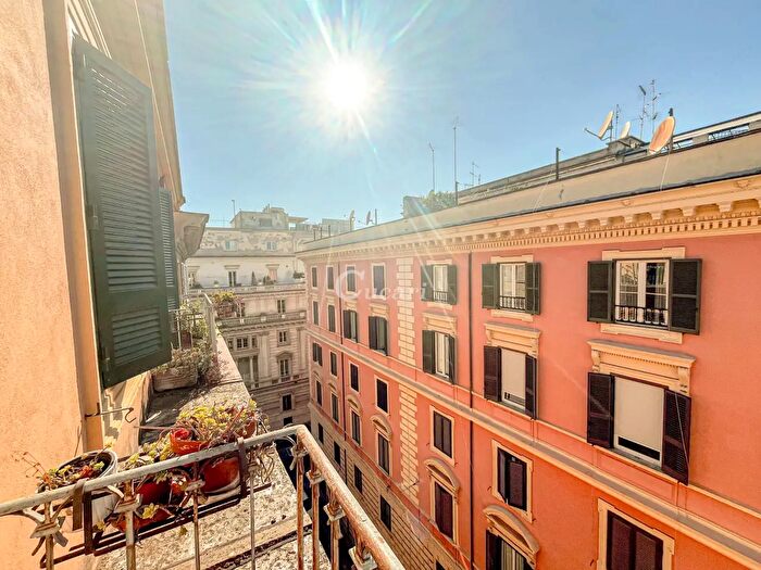 Appartamento trilocale in affitto in Via Bezecca, Roma