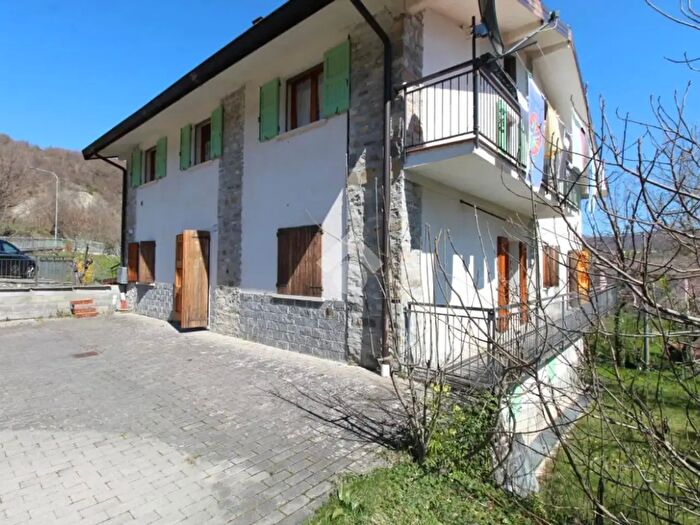Casa con 5 locali in vendita in Via Case Ferrari, Villa Minozzo