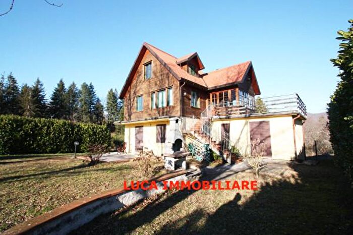 Casa con 6 locali in vendita in Strada Comunale di Serra, Marliana