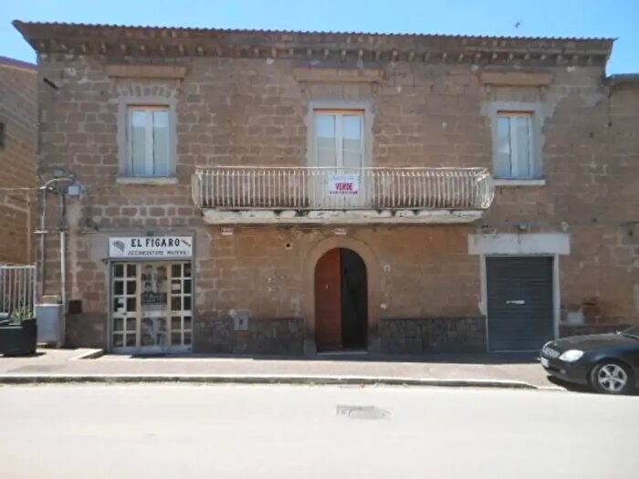 Casa trilocale in vendita in Via Vittorio Veneto, Conca Della Campania