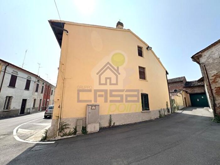 Casa con 6 locali in vendita in Via Vighenzi, Ostiano