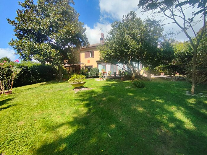 Casa con 9 locali in vendita in Viale dei Tigli, Ariccia