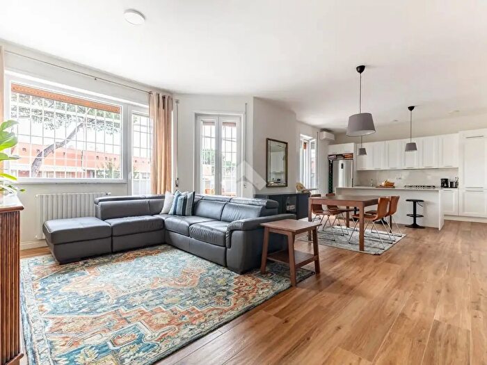 Appartamento con 5 locali in vendita in Viale Luigi Mascherpa, Roma