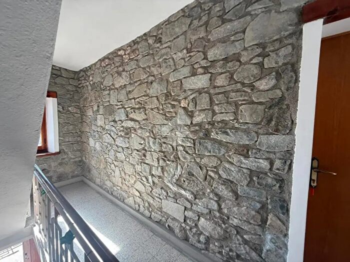 Casa con 7 locali in vendita in Via Nismozza, Ventasso