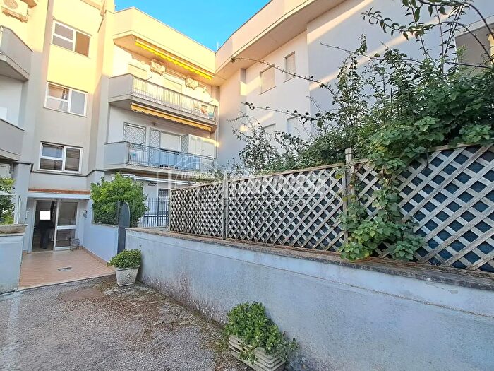 Appartamento trilocale in vendita in Via Badino, Terracina