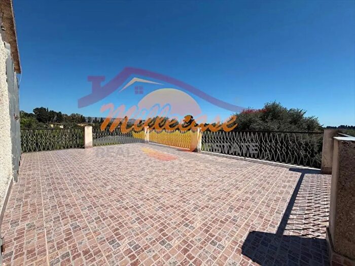 Casa quadrilocale in vendita in Contrada Monasteri, Siracusa