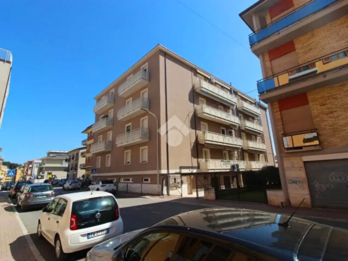 Appartamento quadrilocale in vendita in Via G Verdi, Ascoli Piceno