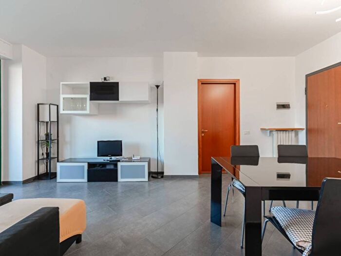 Appartamento bilocale in affitto in Via Angelo Rizzoli, Crescenzago, Milano