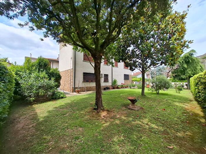 Casa con 10 locali in vendita in Santa Croce SullArno