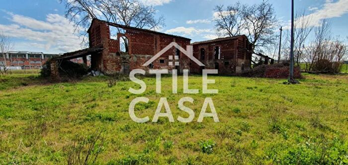 Casa con 15 locali in vendita in Porcari