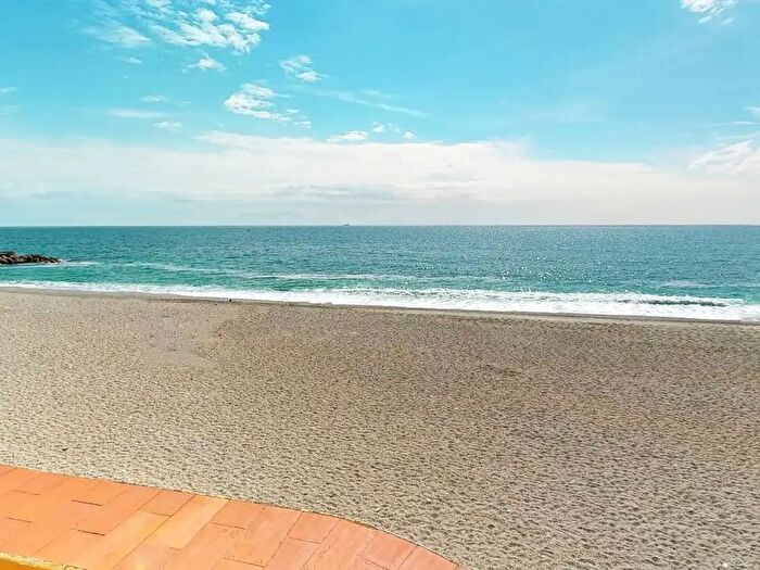 Casa con 5 locali in vendita in Via Lungomare Lido, Finale Ligure