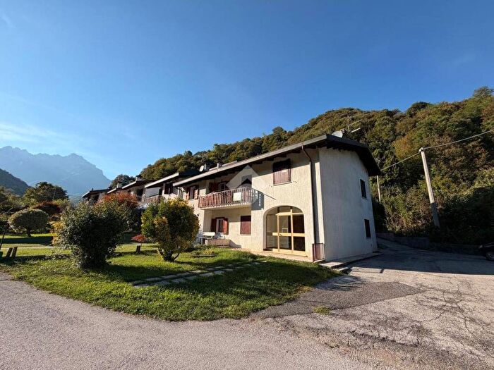 Casa quadrilocale in vendita in Via Sega, Corte Sega, Valli del Pasubio