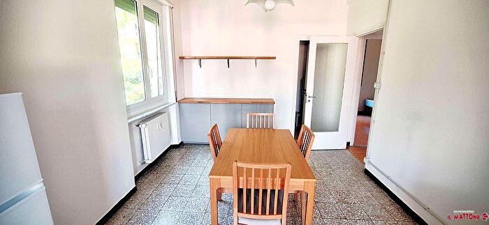 Appartamento con 6 locali in vendita in Via De Gasperi, Campomorone