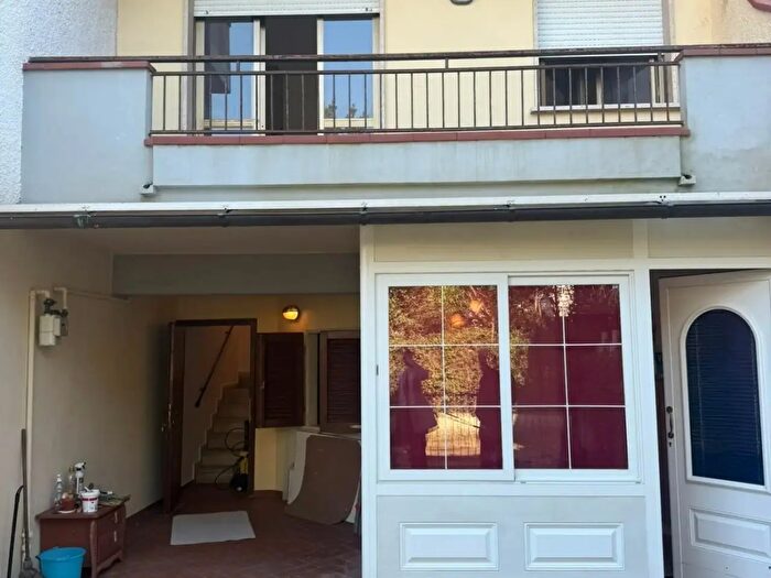 Casa con 6 locali in vendita in Viareggio