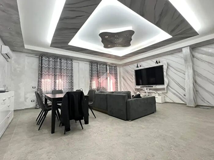 Appartamento quadrilocale in vendita in Corso dei Mille, Palermo