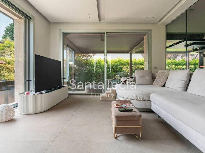 Casa quadrilocale in affitto in Via Giacomo Matteotti, Centro, Arese