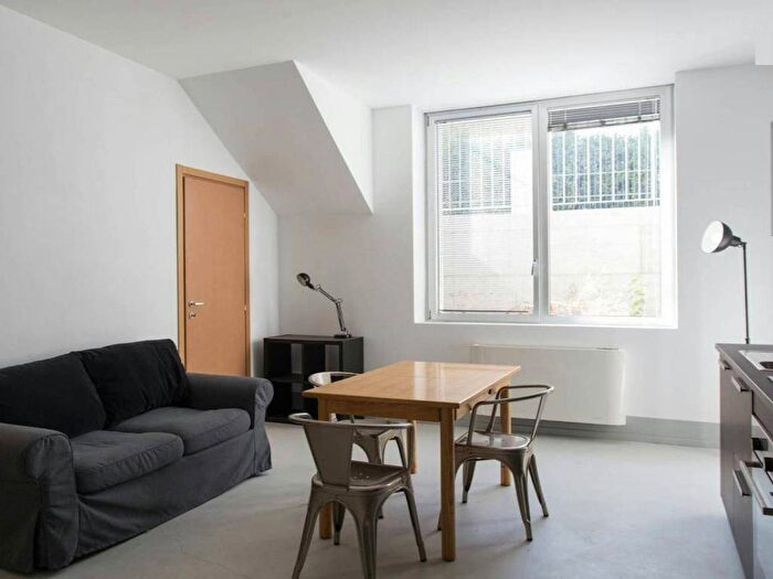 Appartamento monolocale in affitto in Via Ambrogio Binda, Barona, Milano