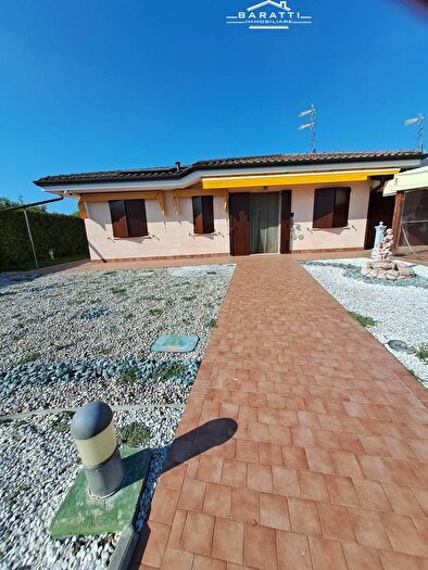 Casa quadrilocale in vendita in Poggio Rusco