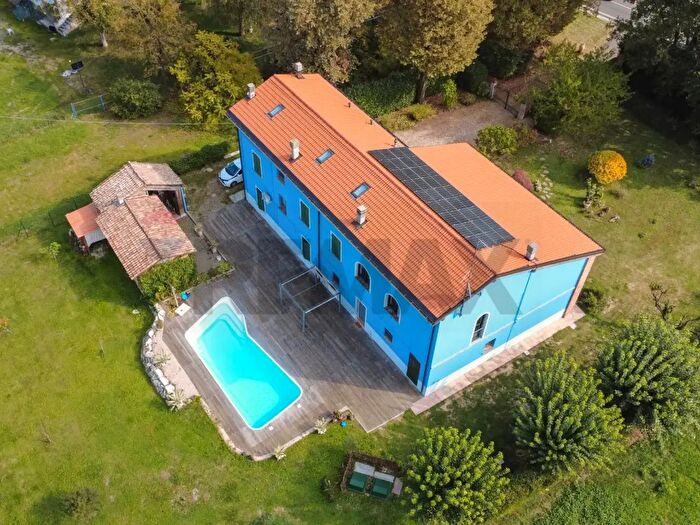 Casa con 11 locali in vendita in Via Trieste, Fidenza