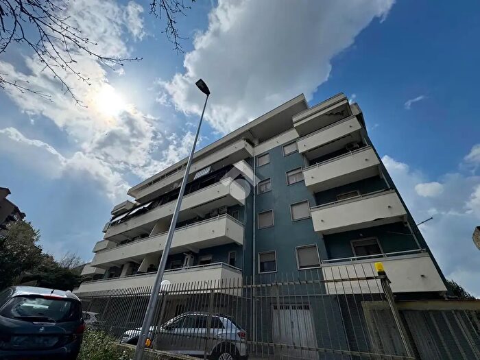 Appartamento quadrilocale in vendita in Via Vittorio Accattatis, Cosenza