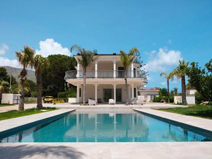 Casa con 6 locali in affitto in Contrada Piano Vignazza, Castellammare del Golfo