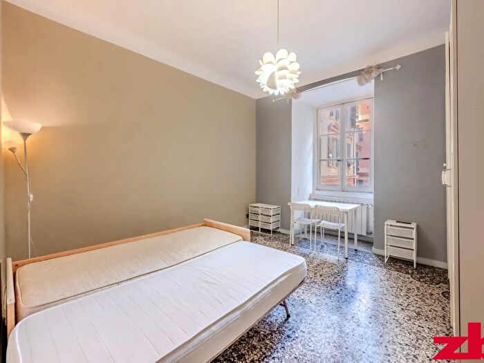 Appartamento con 7 locali in vendita in Via Caffaro, Genova