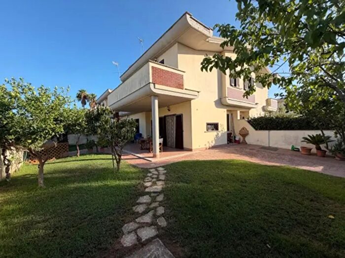 Casa con 5 locali in vendita in Via Miglioramento, Anzio