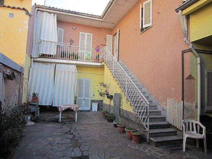 Casa con 6 locali in vendita in Centro, Mortara