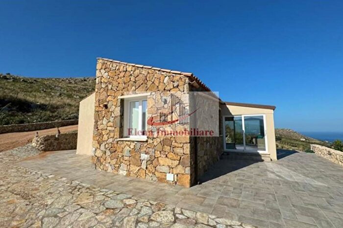 Casa con 5 locali in vendita in Alcamo