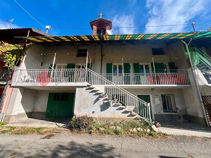 Casa con 8 locali in vendita in Strada Bianco, Cumiana