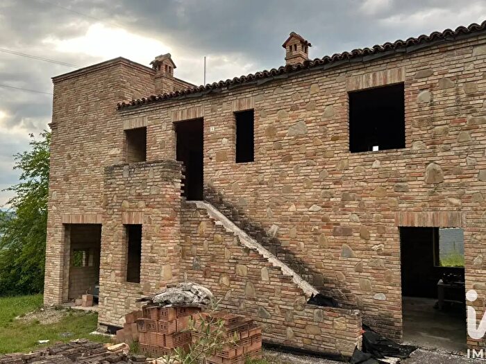 Casa con 5 locali in vendita in Via San Valentino Campolargo, Loro Piceno