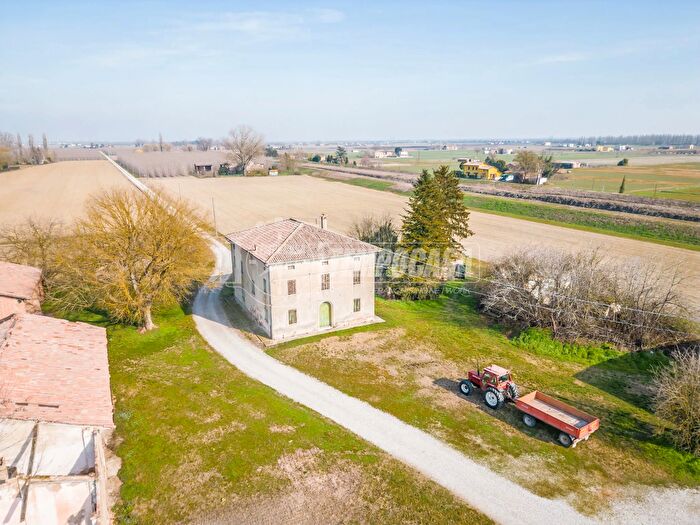 Casa con 11 locali in vendita in Via Boschi, Malalbergo