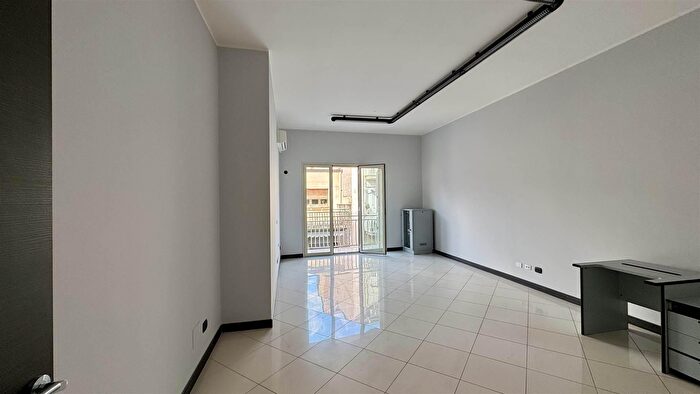 Appartamento con 6 locali in vendita in Via Principe Amedeo, Scordia