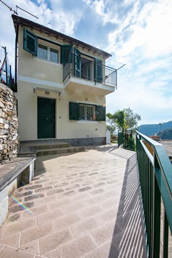 Casa trilocale in vendita in Località Poggio Favaro, Bogliasco