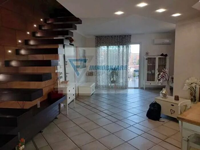 Appartamento con 7 locali in vendita in Siracusa