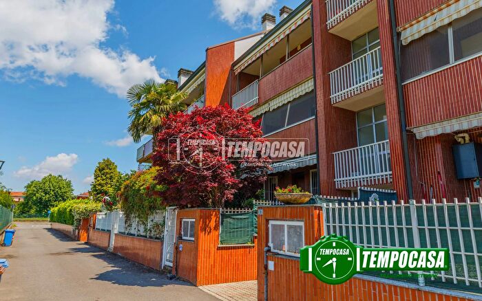 Appartamento bilocale in vendita in Via Aldo Moro, Zibido San Giacomo