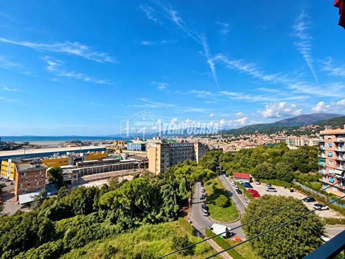 Appartamento quadrilocale in vendita in Via Lodovico Calda H, Genova
