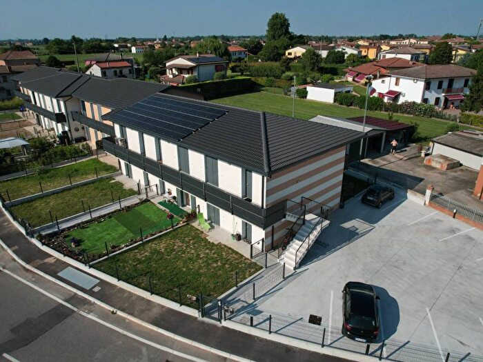 Appartamento bilocale in affitto in Centro, Angiari