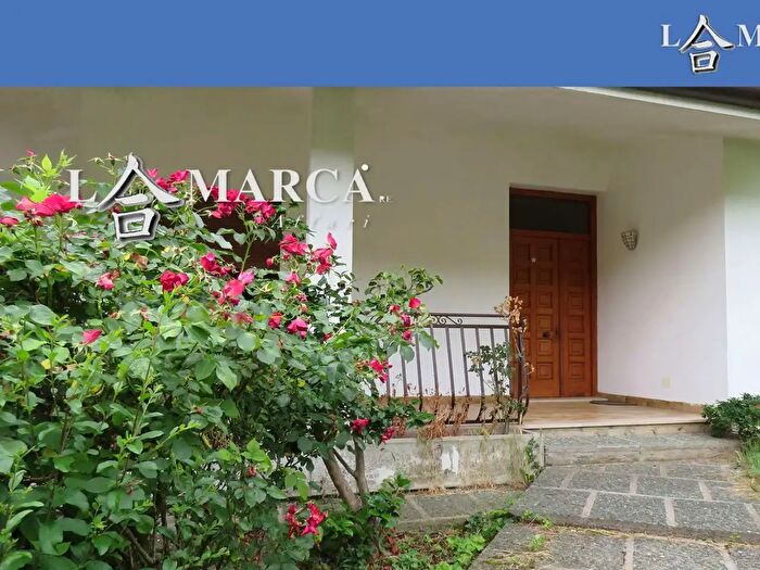 Casa con 9 locali in vendita in Pederobba