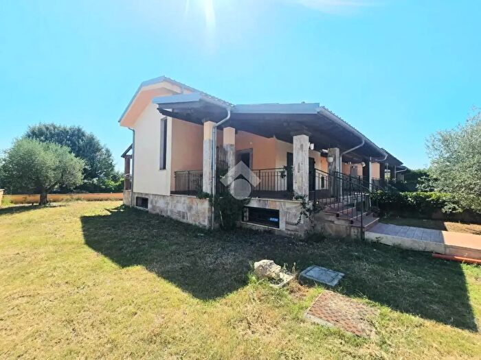 Casa con 7 locali in vendita in Via delle Felciare, Fiano Romano