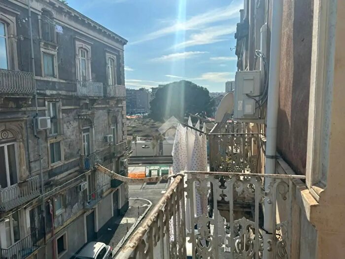 Appartamento trilocale in vendita in Via dAmico, Catania