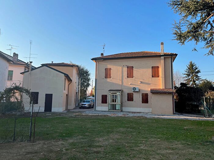 Casa con 6 locali in vendita in Via Severino Ferrari, Molinella