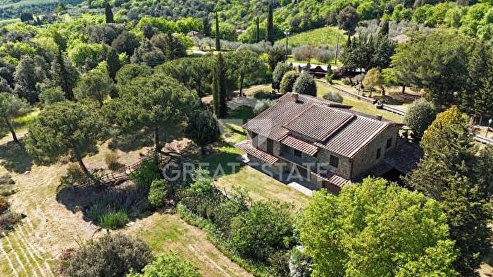 Casa con 6 locali in vendita in Via dei Fossi, Sinalunga