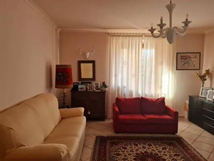 Casa con 6 locali in vendita in Viale Cesare Rossi, Fano